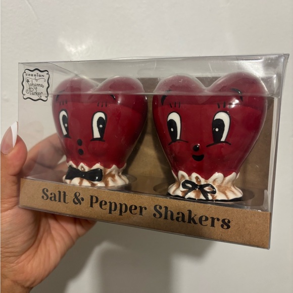 Johanna Parker Heart Salt & Pepper Shakers - Picture 4 of 4